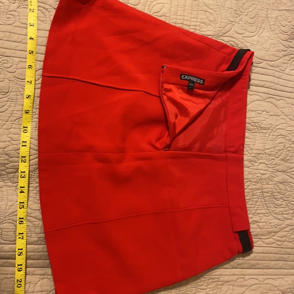 Bright Red mini skirt - size 6 by Express - Picture 4 of 4